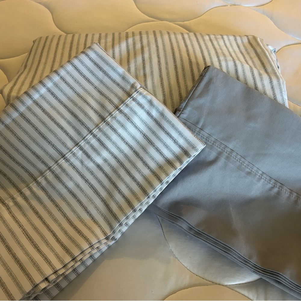 Striped Gray Bedding Sheet Set